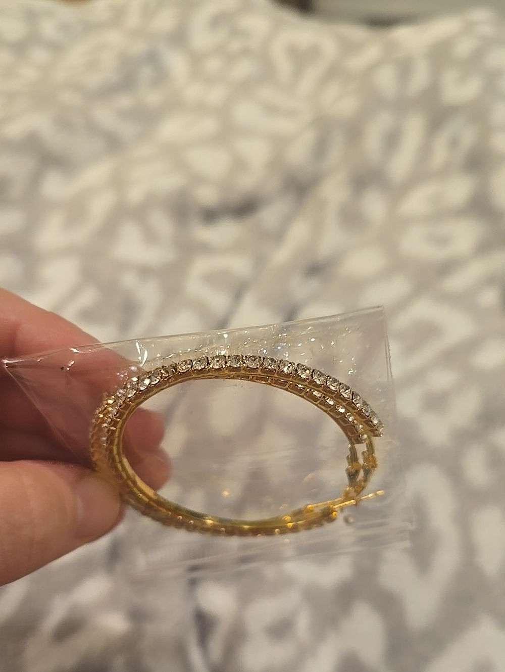 ❤️10/$10 New Gold Tone Crystal Hoop Earrings - Elegant Women's Jewelry